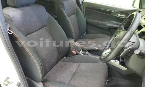 Buy Used Honda FIT White Car in Libreville in Estuary Buy Used Honda FIT White Car in Libreville in Estuary