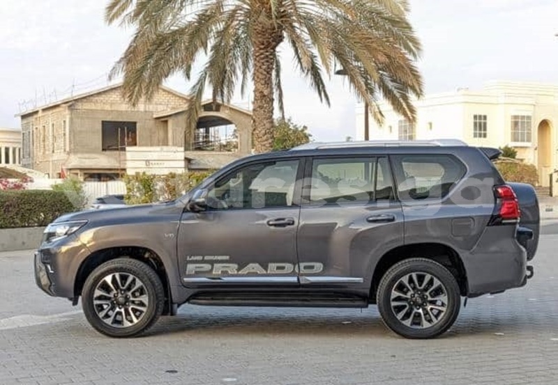 Big with watermark toyota land cruiser prado estuaire libreville 8317