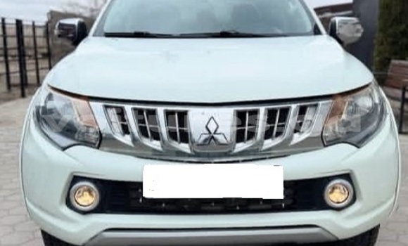 Acheter Occasion Voiture Mitsubishi L200 Blanc à Libreville, Estuaire