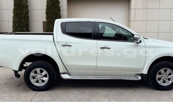 Acheter Occasion Voiture Mitsubishi L200 Blanc à Libreville, Estuaire Acheter Occasion Voiture Mitsubishi L200 Blanc à Libreville, Estuaire