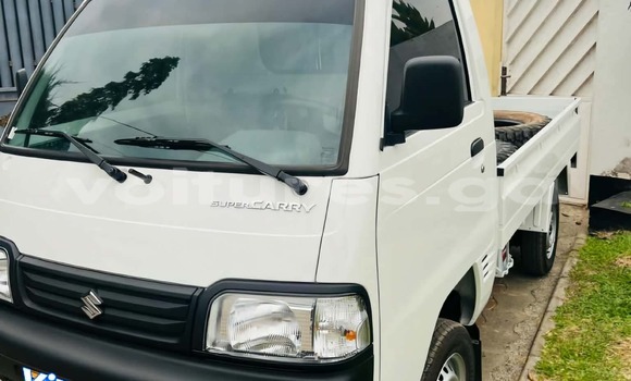 Sayi Na hannu Suzuki Carry White Babbar mota in Libreville a estuary Sayi Na hannu Suzuki Carry White Babbar mota in Libreville a estuary