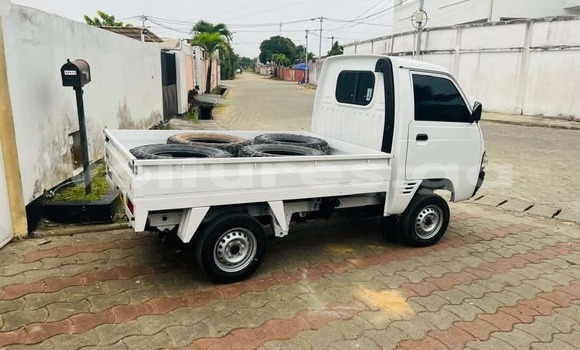 Sayi Na hannu Suzuki Carry White Babbar mota in Libreville a estuary Sayi Na hannu Suzuki Carry White Babbar mota in Libreville a estuary
