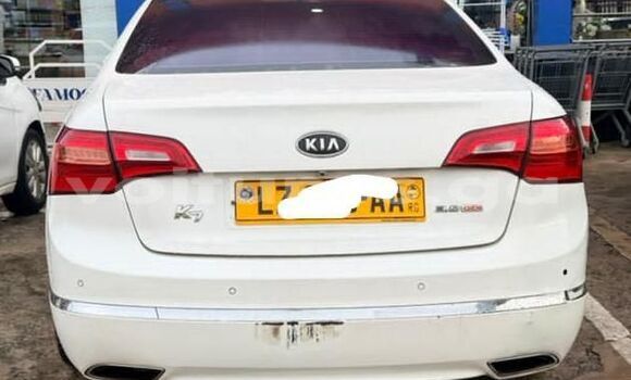 Buy Used Kia K5 White Car in Libreville in Estuary Buy Used Kia K5 White Car in Libreville in Estuary