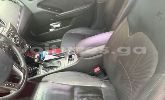 Buy Used Kia K5 White Car in Libreville in Estuary Buy Used Kia K5 White Car in Libreville in Estuary