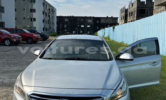 Buy Used Hyundai Sonata White Car in Libreville in Estuary Buy Used Hyundai Sonata White Car in Libreville in Estuary