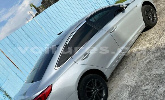 Buy Used Hyundai Sonata White Car in Libreville in Estuary Buy Used Hyundai Sonata White Car in Libreville in Estuary