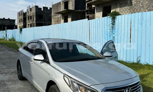 Buy Used Hyundai Sonata White Car in Libreville in Estuary Buy Used Hyundai Sonata White Car in Libreville in Estuary