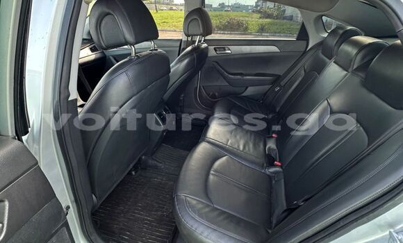 Buy Used Hyundai Sonata White Car in Libreville in Estuary Buy Used Hyundai Sonata White Car in Libreville in Estuary