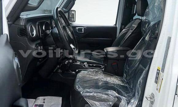Sayi Na hannu Jeep Wrangler White Mota in Libreville a estuary Sayi Na hannu Jeep Wrangler White Mota in Libreville a estuary