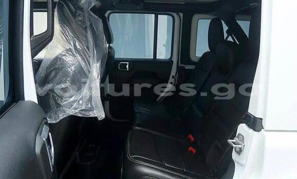 Sayi Na hannu Jeep Wrangler White Mota in Libreville a estuary Sayi Na hannu Jeep Wrangler White Mota in Libreville a estuary