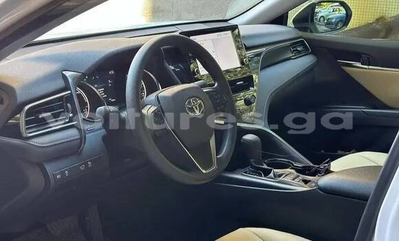 Sayi Na hannu Toyota Camry White Mota in Lekoni a Haut-Ogooue Sayi Na hannu Toyota Camry White Mota in Lekoni a Haut-Ogooue