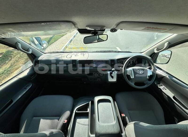 Big with watermark toyota hiace estuaire libreville 8337