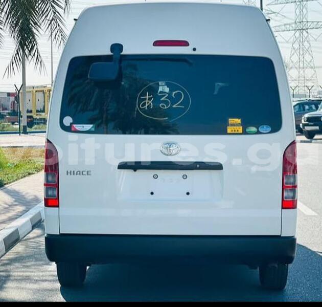 Big with watermark toyota hiace estuaire libreville 8337