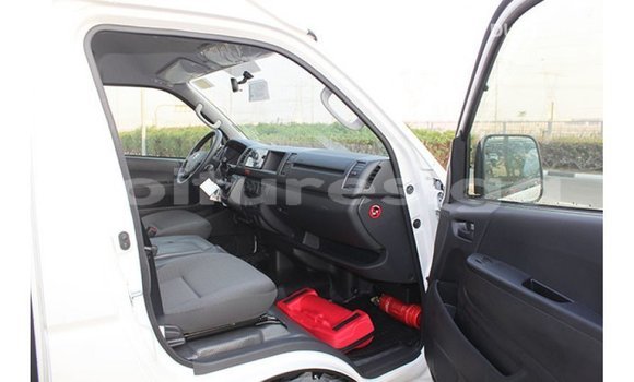 Sayi Imported Toyota Hiace White Mota in Import - Dubai a estuary Sayi Imported Toyota Hiace White Mota in Import - Dubai a estuary