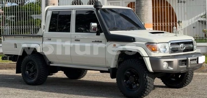 Big with watermark toyota land cruiser estuaire libreville 8339
