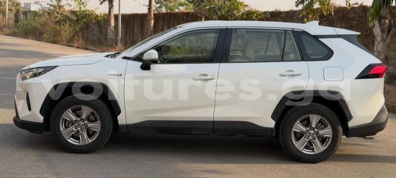 Big with watermark toyota rav4 estuaire libreville 8341