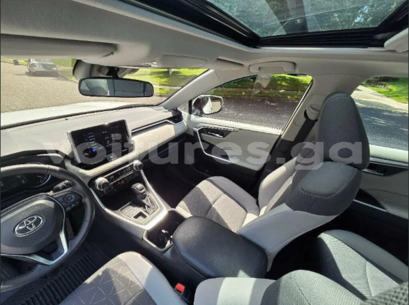 Big with watermark toyota rav4 ngounie fougamou 8351