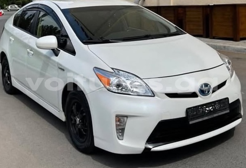 Big with watermark toyota prius estuaire libreville 8353
