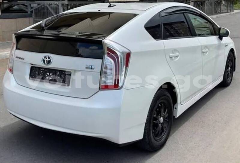 Big with watermark toyota prius estuaire libreville 8353
