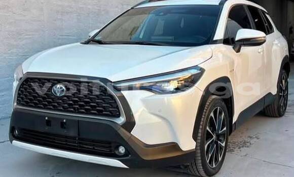 Acheter Occasion Voiture Toyota Corolla Cross Blanc à Lekoni, Haut-Ogooue