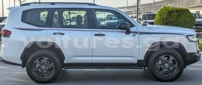 Big with watermark toyota land cruiser estuaire libreville 8357