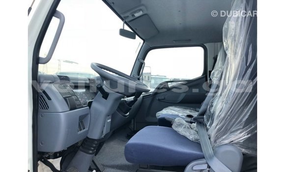 Acheter Import Voiture Mitsubishi Carisma Blanc à Import - Dubai, Estuaire Acheter Import Voiture Mitsubishi Carisma Blanc à Import - Dubai, Estuaire