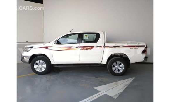 Acheter Import Voiture Toyota Hilux Blanc à Import - Dubai, Estuaire Acheter Import Voiture Toyota Hilux Blanc à Import - Dubai, Estuaire