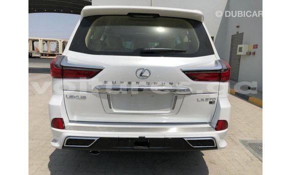 Acheter Import Voiture Lexus LX Blanc à Import - Dubai, Estuaire Acheter Import Voiture Lexus LX Blanc à Import - Dubai, Estuaire