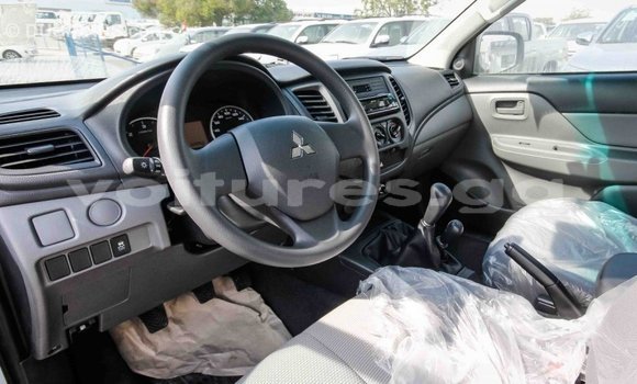 Acheter Import Voiture Mitsubishi L200 Blanc à Import - Dubai, Estuaire Acheter Import Voiture Mitsubishi L200 Blanc à Import - Dubai, Estuaire