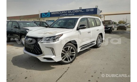 Acheter Import Voiture Lexus LX Blanc à Import - Dubai, Estuaire Acheter Import Voiture Lexus LX Blanc à Import - Dubai, Estuaire