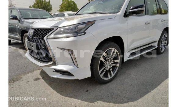 Acheter Import Voiture Lexus LX Blanc à Import - Dubai, Estuaire Acheter Import Voiture Lexus LX Blanc à Import - Dubai, Estuaire