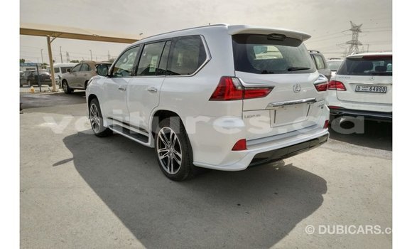 Acheter Import Voiture Lexus LX Blanc à Import - Dubai, Estuaire Acheter Import Voiture Lexus LX Blanc à Import - Dubai, Estuaire