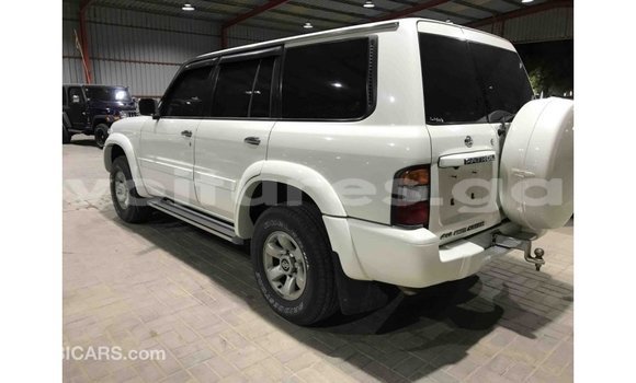 Acheter Import Voiture Nissan Patrol Blanc à Import - Dubai, Estuaire Acheter Import Voiture Nissan Patrol Blanc à Import - Dubai, Estuaire