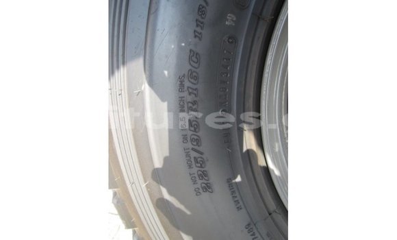 Acheter Import Voiture Toyota Land Cruiser Blanc à Import - Dubai, Estuaire Acheter Import Voiture Toyota Land Cruiser Blanc à Import - Dubai, Estuaire