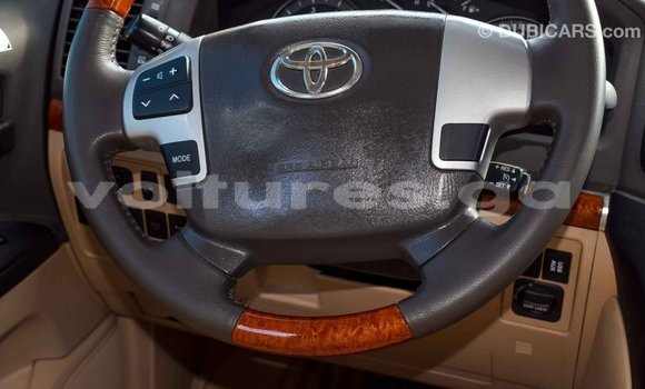 Acheter Import Voiture Toyota Land Cruiser Noir à Import - Dubai, Estuaire Acheter Import Voiture Toyota Land Cruiser Noir à Import - Dubai, Estuaire