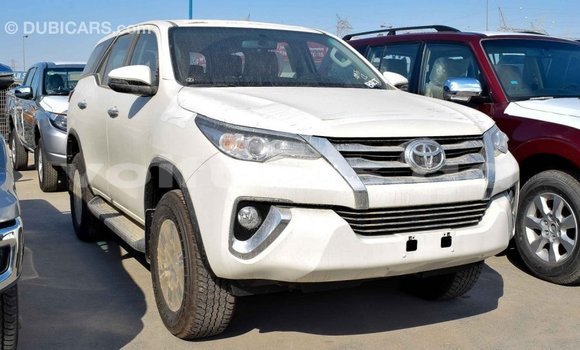 Acheter Import Voiture Toyota Fortuner Blanc à Import - Dubai, Estuaire Acheter Import Voiture Toyota Fortuner Blanc à Import - Dubai, Estuaire