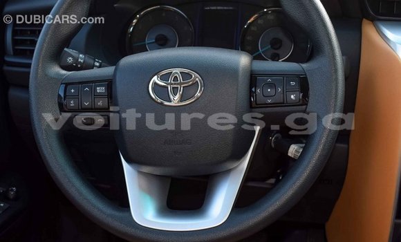 Acheter Import Voiture Toyota Fortuner Blanc à Import - Dubai, Estuaire Acheter Import Voiture Toyota Fortuner Blanc à Import - Dubai, Estuaire