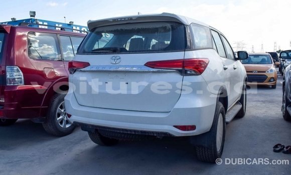 Acheter Import Voiture Toyota Fortuner Blanc à Import - Dubai, Estuaire Acheter Import Voiture Toyota Fortuner Blanc à Import - Dubai, Estuaire