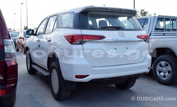 Acheter Import Voiture Toyota Fortuner Blanc à Import - Dubai, Estuaire Acheter Import Voiture Toyota Fortuner Blanc à Import - Dubai, Estuaire