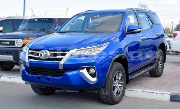 Acheter Import Voiture Toyota Fortuner Bleu à Import - Dubai, Estuaire Acheter Import Voiture Toyota Fortuner Bleu à Import - Dubai, Estuaire