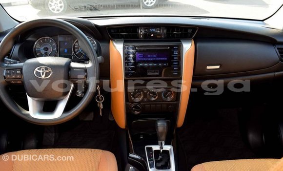 Acheter Import Voiture Toyota Fortuner Bleu à Import - Dubai, Estuaire Acheter Import Voiture Toyota Fortuner Bleu à Import - Dubai, Estuaire