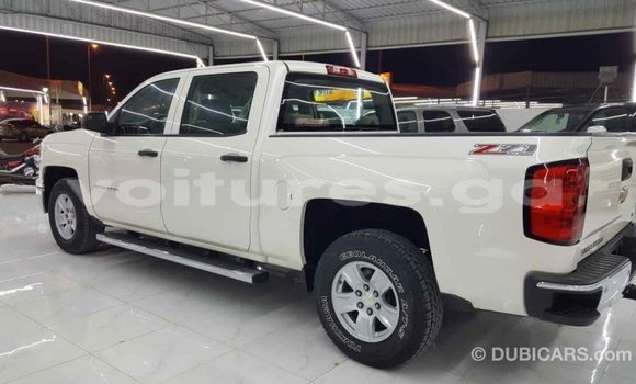 Acheter Import Voiture Chevrolet Silverado Blanc à Import - Dubai, Estuaire Acheter Import Voiture Chevrolet Silverado Blanc à Import - Dubai, Estuaire