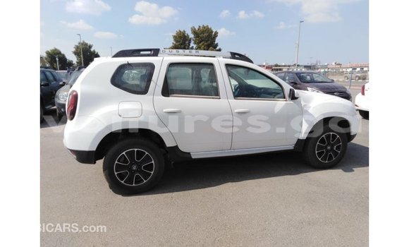 Acheter Import Voiture Renault Duster Blanc à Import - Dubai, Estuaire Acheter Import Voiture Renault Duster Blanc à Import - Dubai, Estuaire