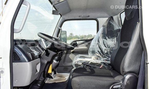 Acheter Import Voiture Mitsubishi Carisma Blanc à Import - Dubai, Estuaire Acheter Import Voiture Mitsubishi Carisma Blanc à Import - Dubai, Estuaire