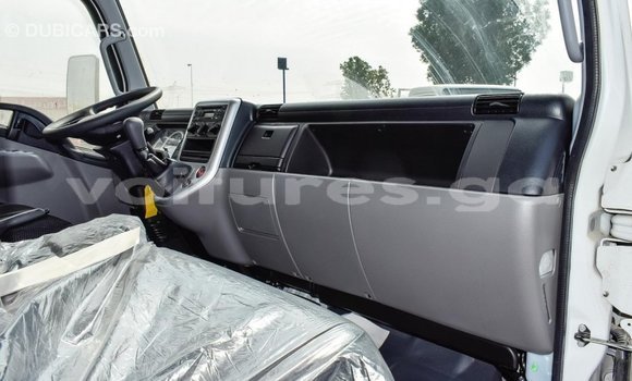 Acheter Import Voiture Mitsubishi Carisma Blanc à Import - Dubai, Estuaire Acheter Import Voiture Mitsubishi Carisma Blanc à Import - Dubai, Estuaire