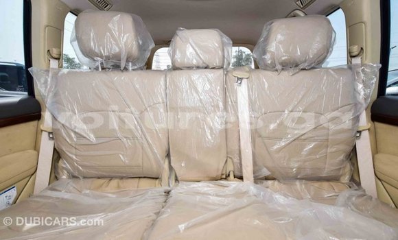 Acheter Import Voiture Toyota Land Cruiser Blanc à Import - Dubai, Estuaire Acheter Import Voiture Toyota Land Cruiser Blanc à Import - Dubai, Estuaire
