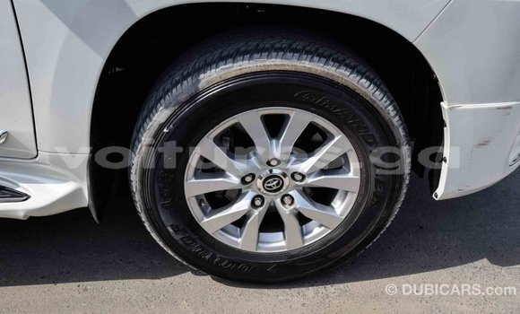 Acheter Import Voiture Toyota Land Cruiser Blanc à Import - Dubai, Estuaire Acheter Import Voiture Toyota Land Cruiser Blanc à Import - Dubai, Estuaire