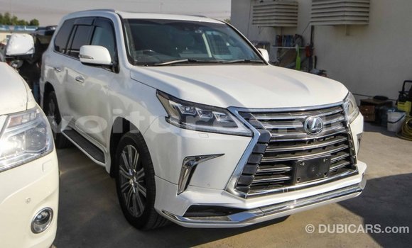 Acheter Import Voiture Lexus LX Blanc à Import - Dubai, Estuaire Acheter Import Voiture Lexus LX Blanc à Import - Dubai, Estuaire