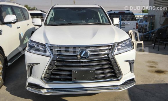 Acheter Import Voiture Lexus LX Blanc à Import - Dubai, Estuaire Acheter Import Voiture Lexus LX Blanc à Import - Dubai, Estuaire
