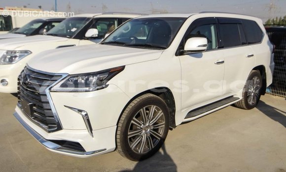 Acheter Import Voiture Lexus LX Blanc à Import - Dubai, Estuaire Acheter Import Voiture Lexus LX Blanc à Import - Dubai, Estuaire